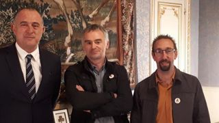 Après avoir reçu le Modef et la Coordination rurale, Didier Guillaume a rencontré Laurent Pinatel, porte-parole de la Confédération paysanne, et Nicolas Girod, son secrétaire national, le 22 octobre à Paris. Photo : Twitter @LaurentPinatel Après avoir reçu le Modef et la Coordination rurale, Didier Guillaume a rencontré Laurent Pinatel, porte-parole de la Confédération paysanne, et Nicolas Girod, son secrétaire national, le 22 octobre à Paris. Photo : Twitter @LaurentPinatel
